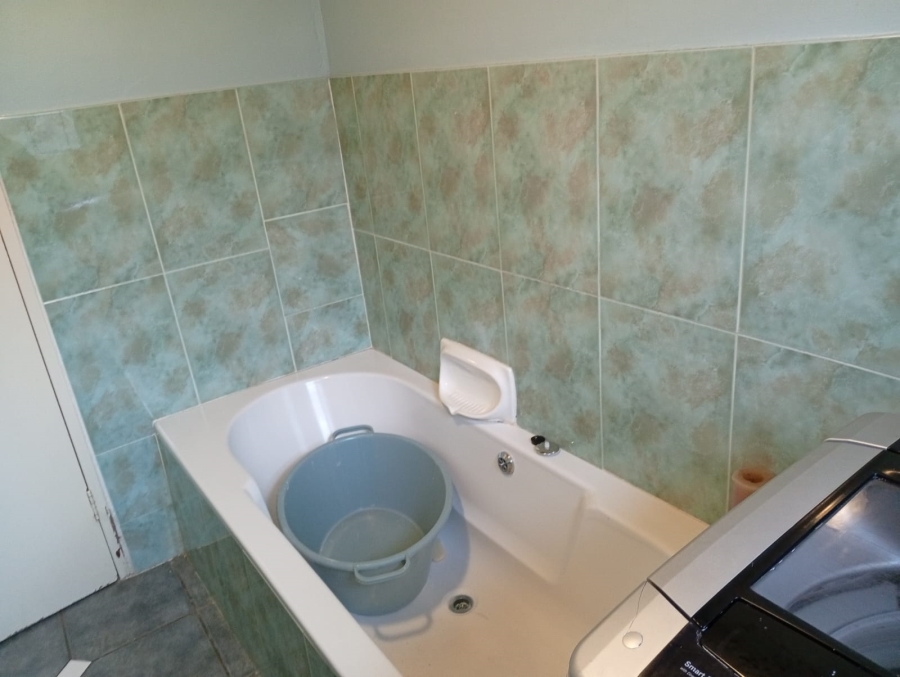 3 Bedroom Property for Sale in Mandela Park Western Cape